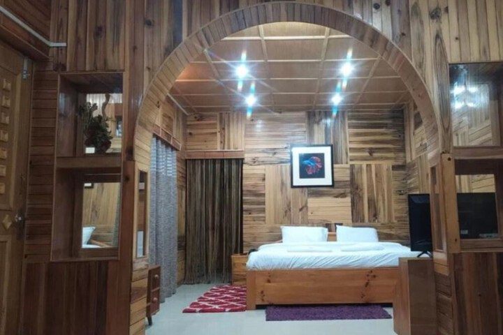 Room 3 of 14