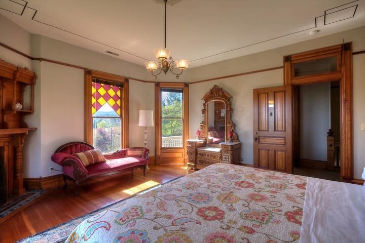 Room 8 of 21