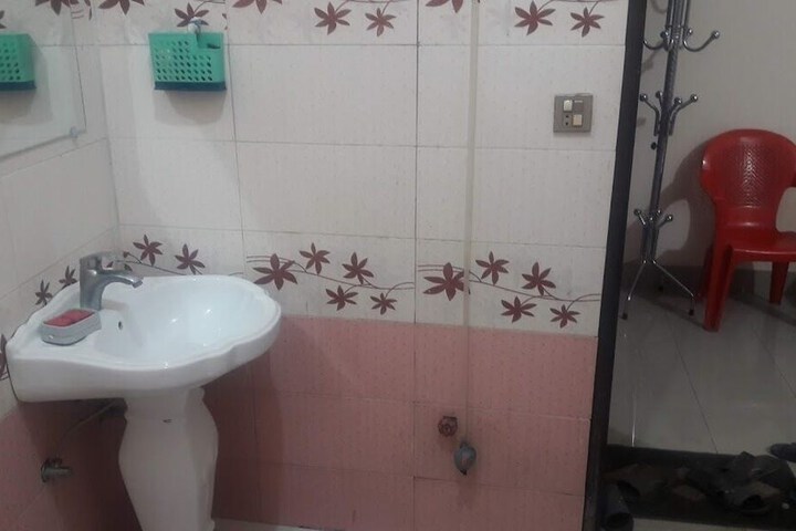 Room 8 of 13