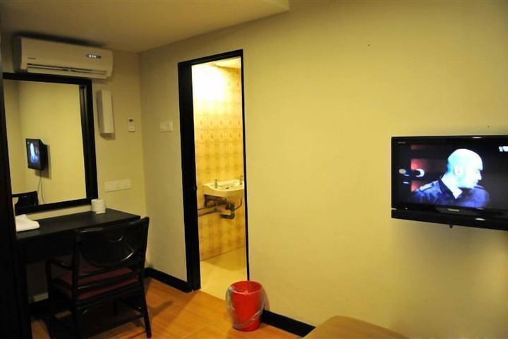 Room 24 of 45