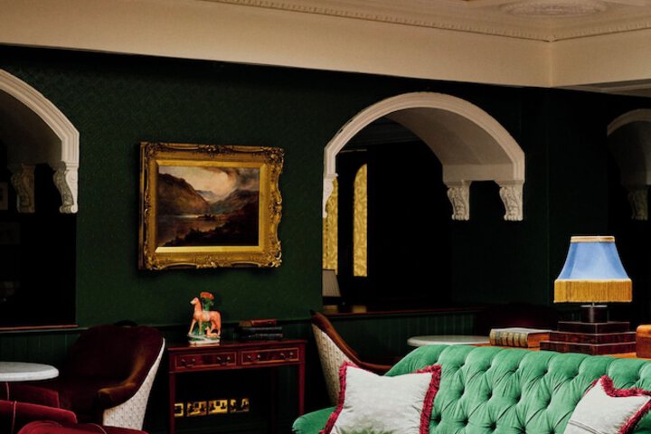 Lounge 69 of 81