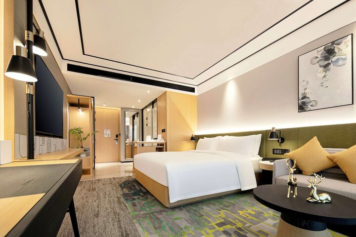 Room 15 of 46
