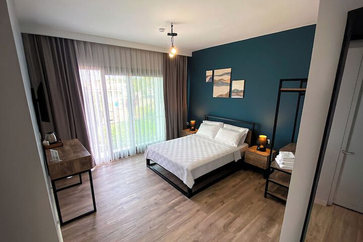 Room 28 of 61