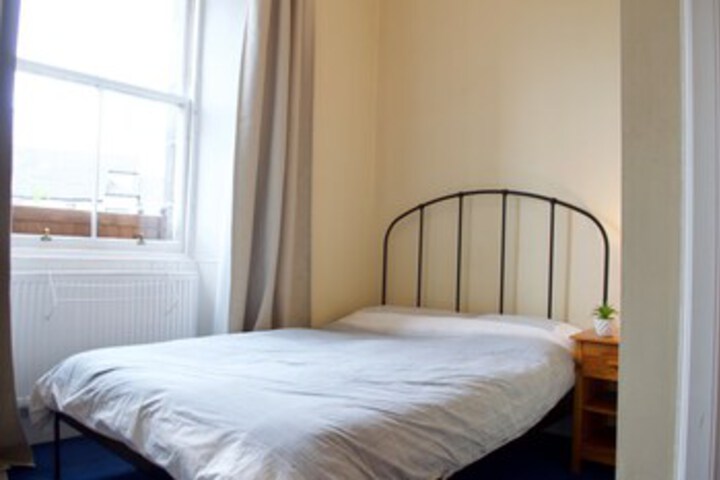 Room 14 of 24