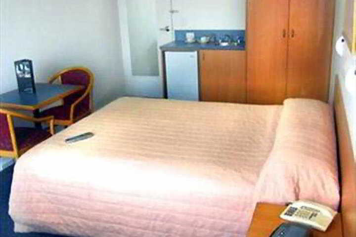 Room 8 of 10