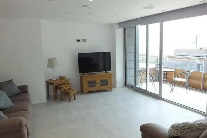 Room 3 of 15