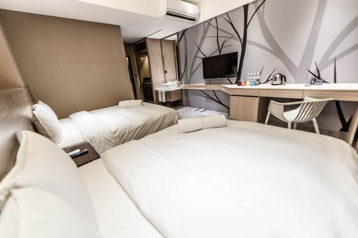 Room 12 of 31