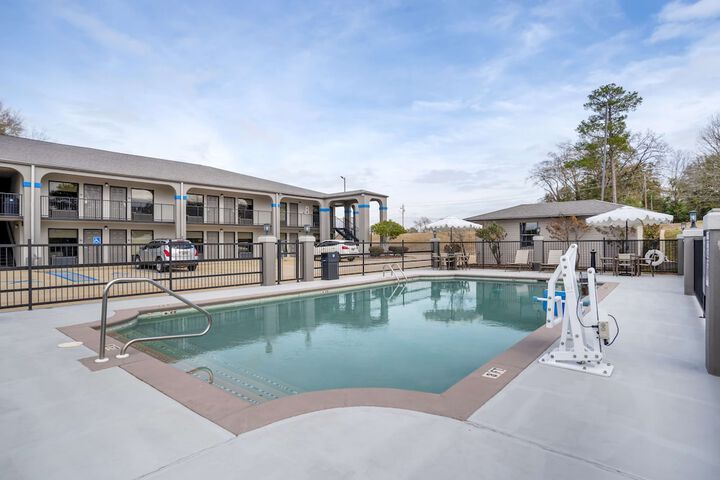 Pool 22 of 27