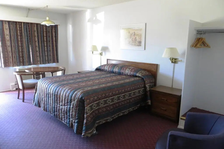 Room 3 of 7