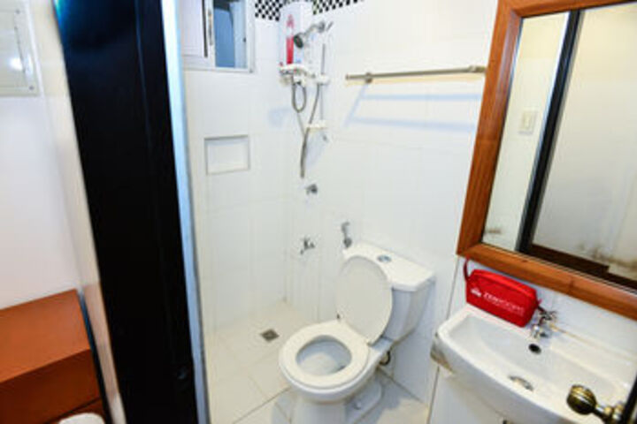 Room 4 of 24