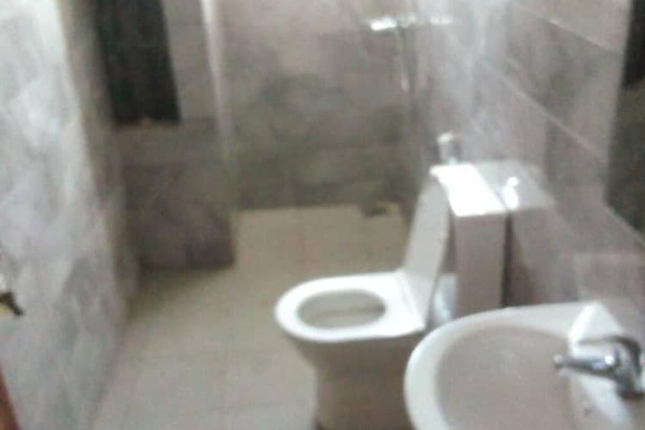 Room 13 of 27