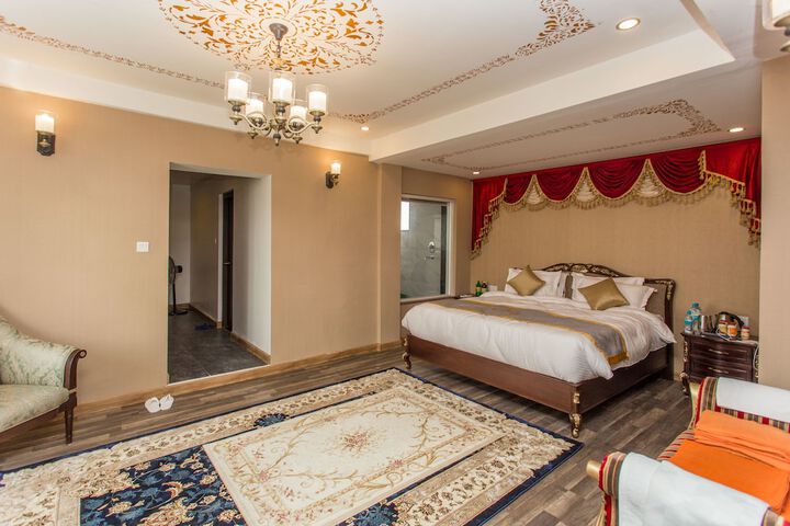 Room 12 of 110