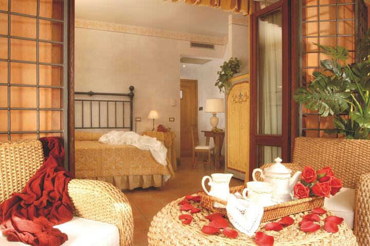 Room 4 of 21