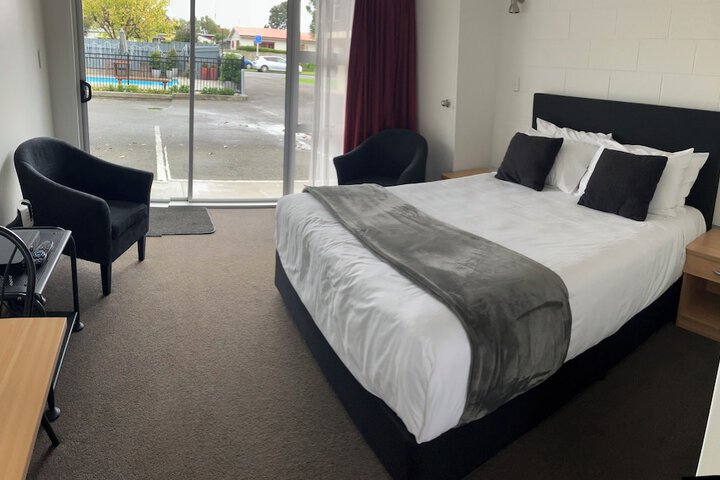 Room 16 of 27