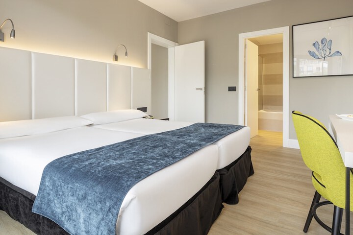 Room 16 of 92