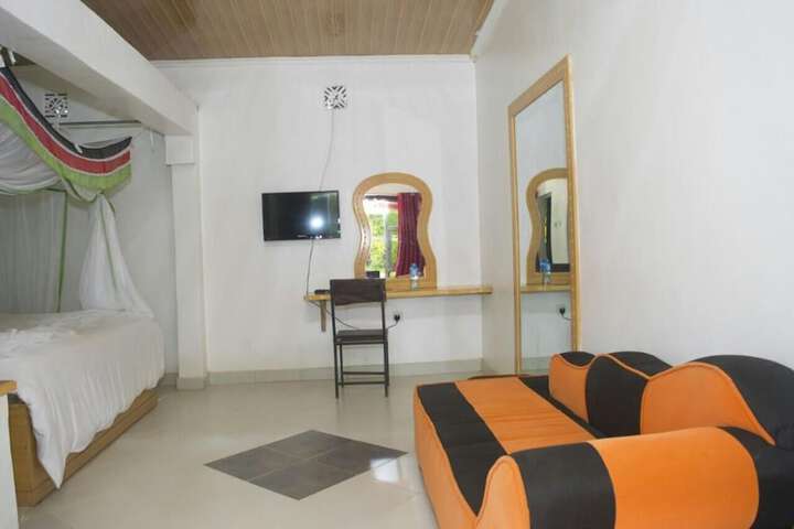 Room 10 of 40