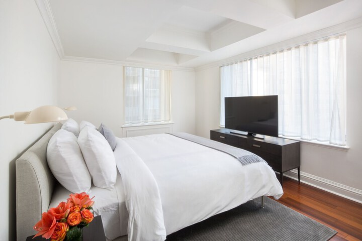 Room 4 of 33