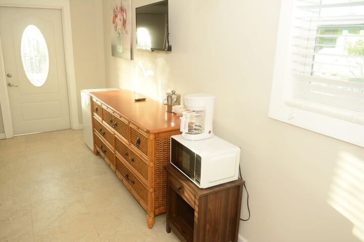 Room 10 of 42