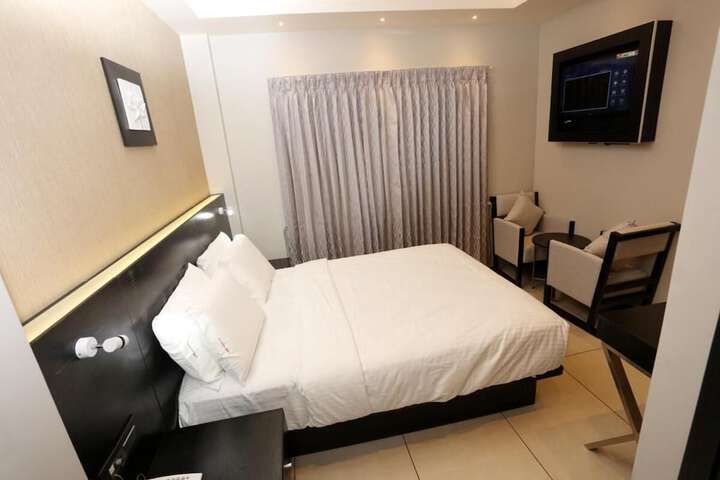 Room 15 of 25
