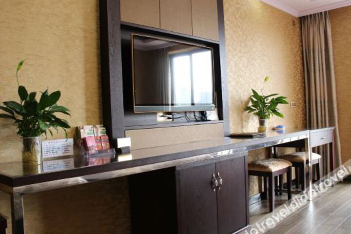 Hotel Interior 8 of 25