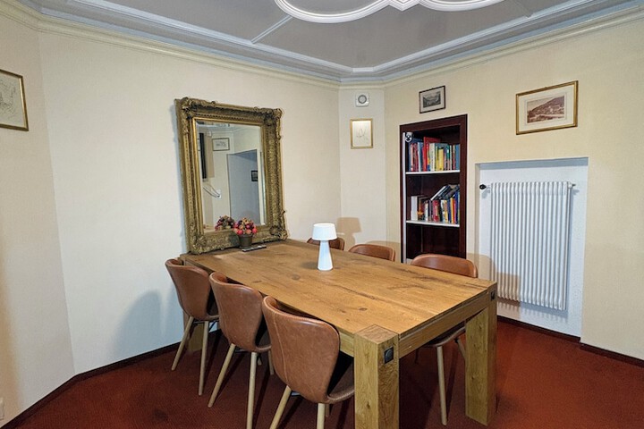 Room 105 of 266