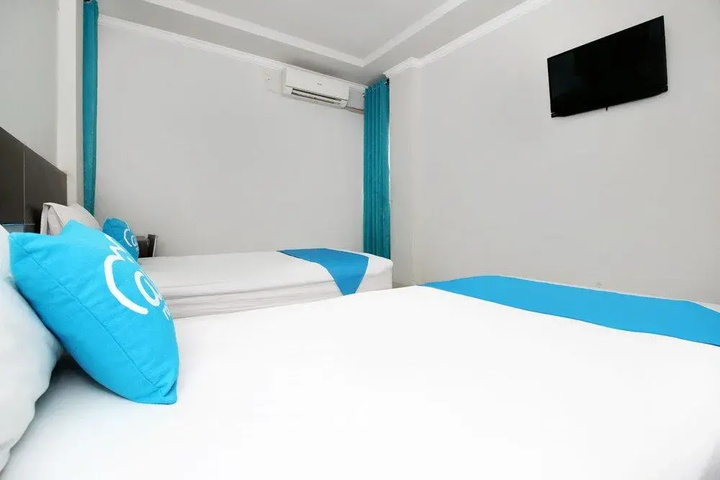 Room 6 of 13