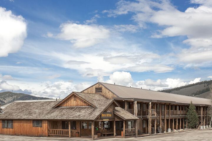 Exterior of Mountain Village Lodge