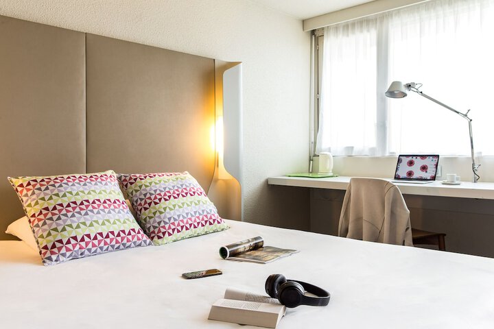 Room 14 of 37