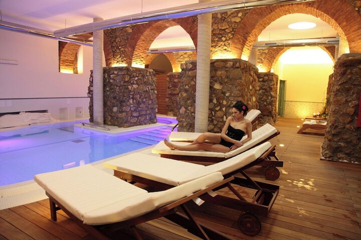 Hotel Pool