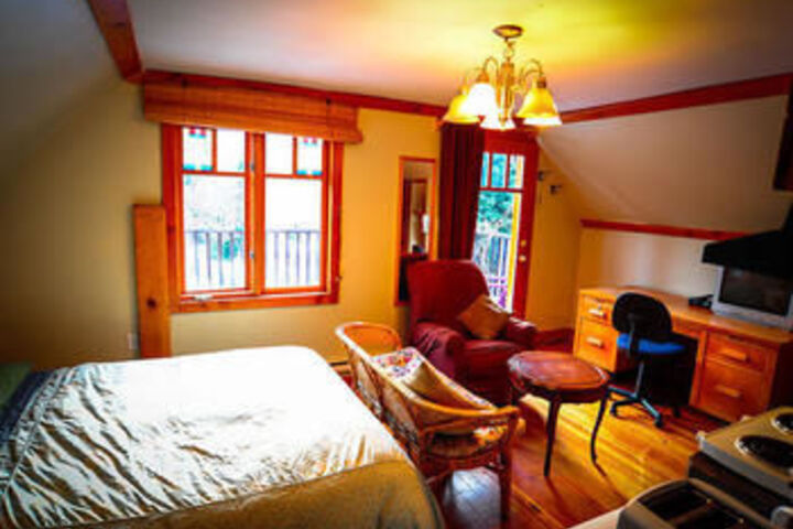 Room 7 of 16