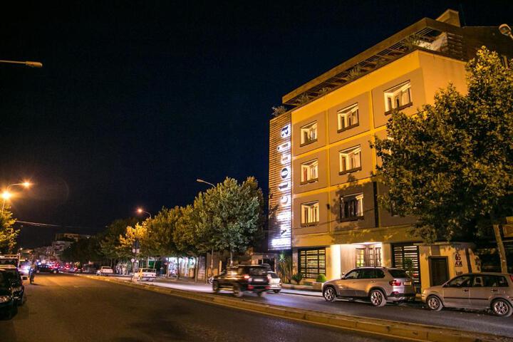 VICTORIA HOTEL