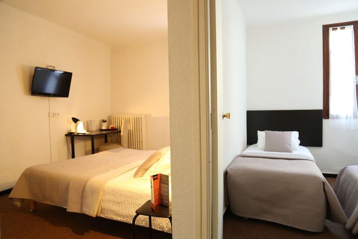 Room 9 of 49