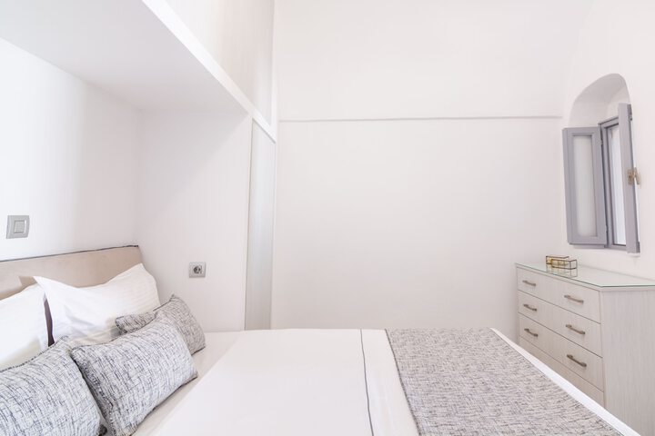 Room 3 of 64