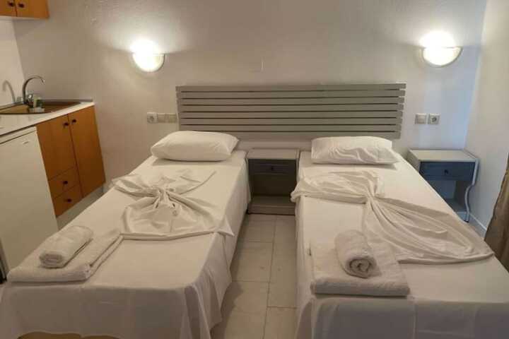 Room 6 of 71