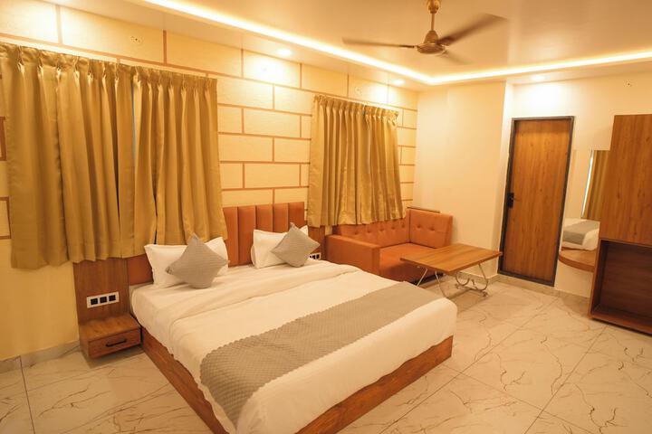 Room 7 of 15