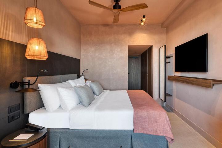 Room 100 of 265