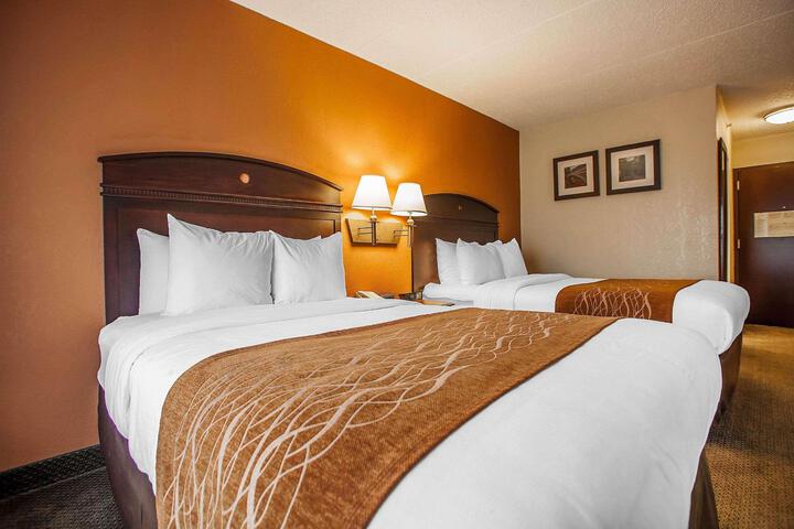2 Double Beds (7 of 7)