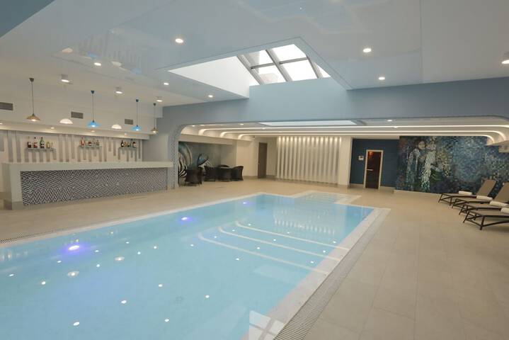 Pool 17 of 28
