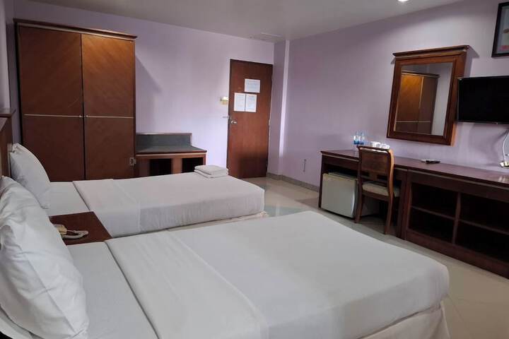 Room 13 of 45