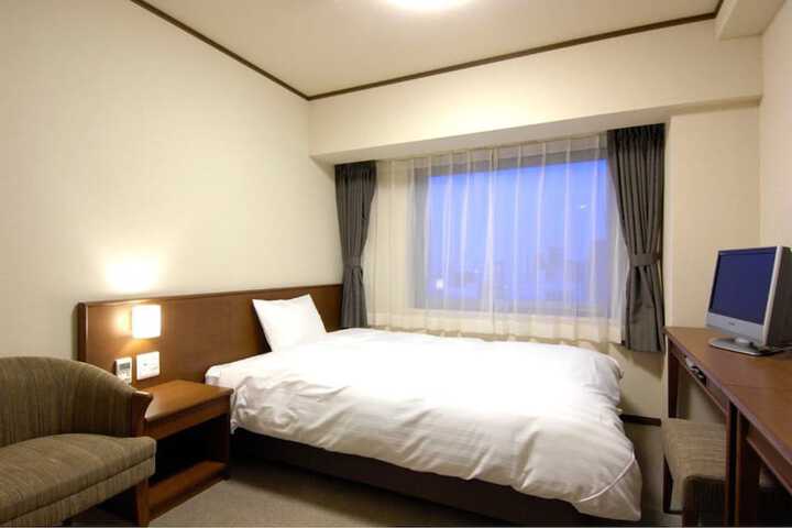 Room 4 of 75