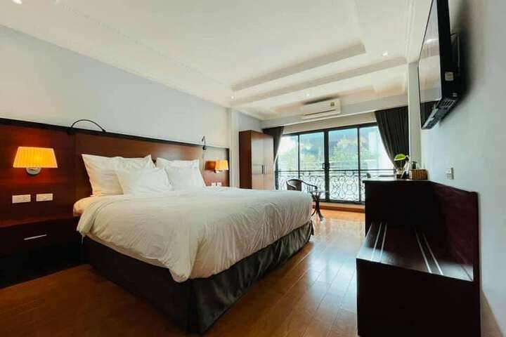 Room 6 of 30
