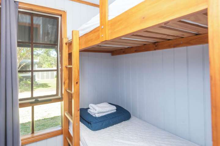 Room 34 of 146