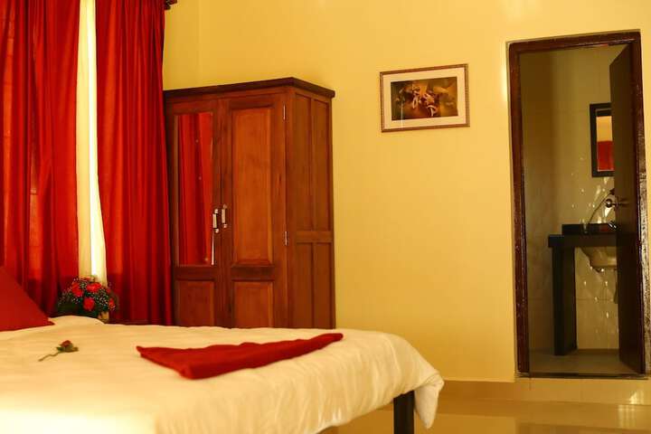 Room 9 of 26