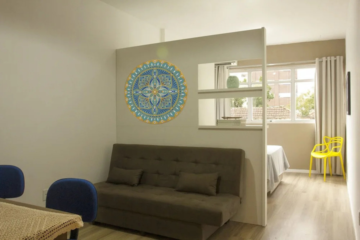 Room 2 of 10