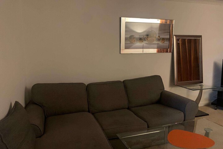 Room 8 of 10