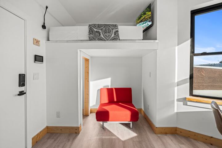 Room 17 of 110