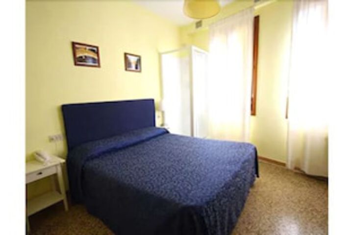 Room 3 of 17