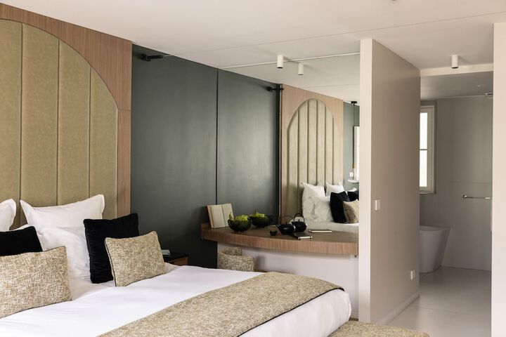 Room 16 of 114