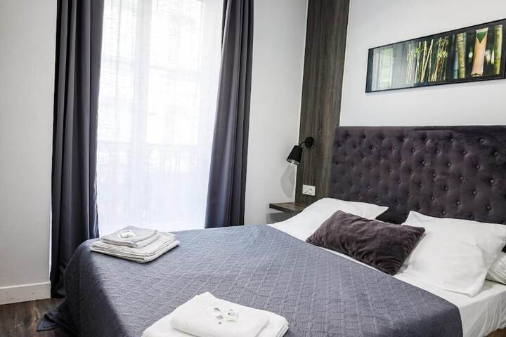 Room 8 of 30