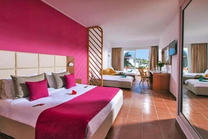 Room 4 of 21